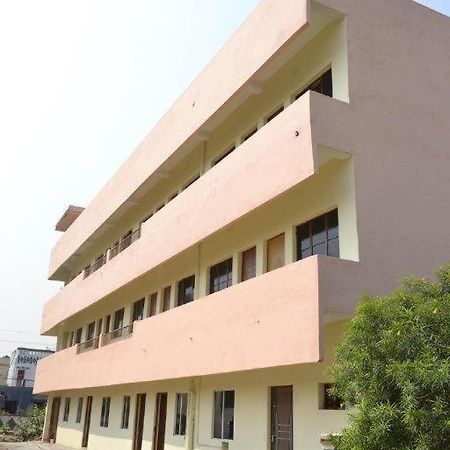 Maitri Hostel Bhilai Экстерьер фото